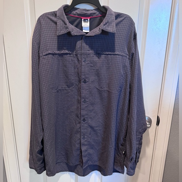 North Face Men’s Plaid Button-Up Shirt - Picture 1 of 4